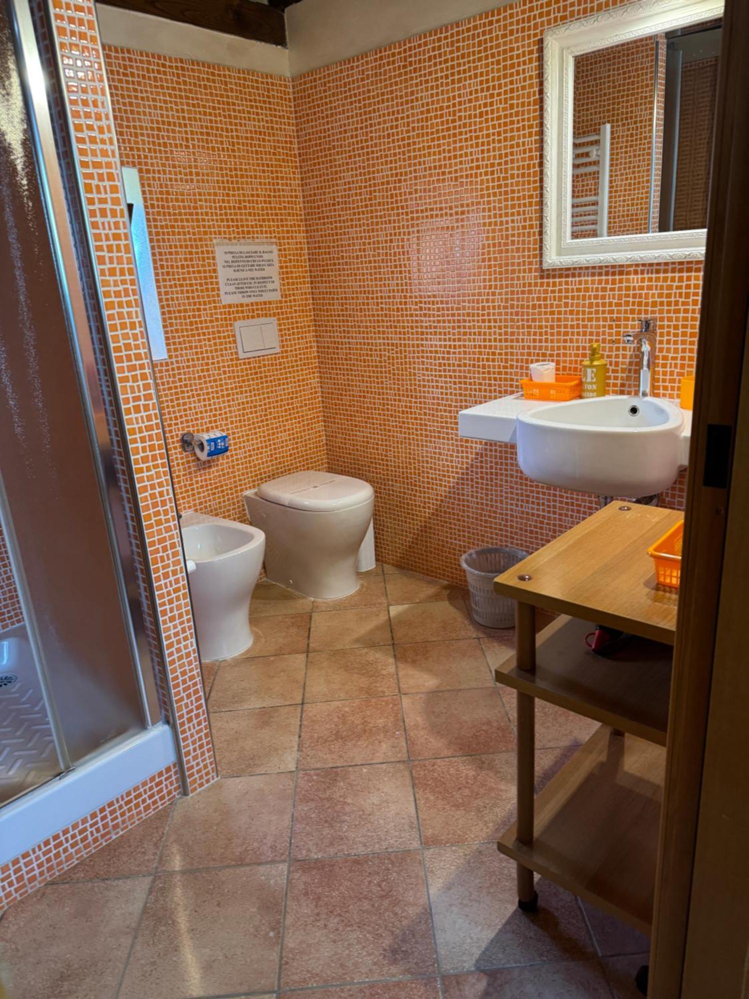 B&B Oasi Di Mamma Clara Latina Exteriör bild