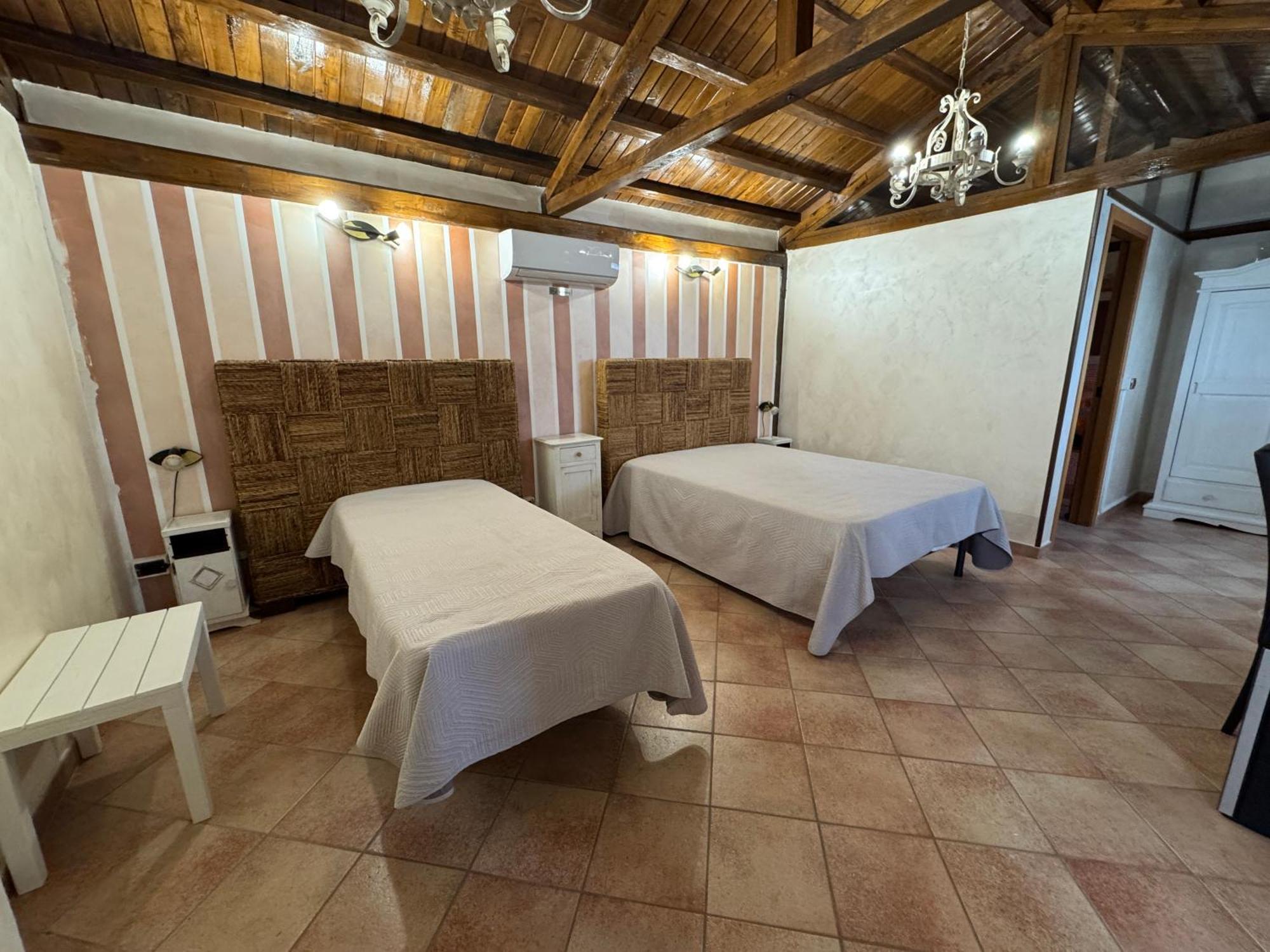 B&B Oasi Di Mamma Clara Latina Exteriör bild